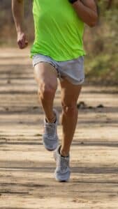 man-aan-het-hardlopen-hardlopen-in-de-zomer-runx